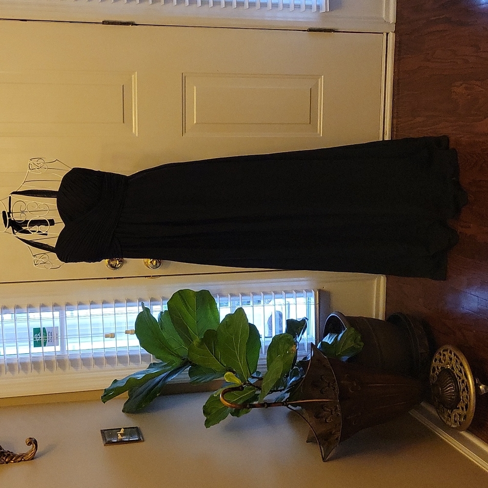 Weddington full length black halter dress built in bra lined empire waist 8 …EUC
